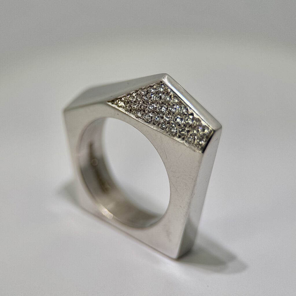 Guldring - No 64